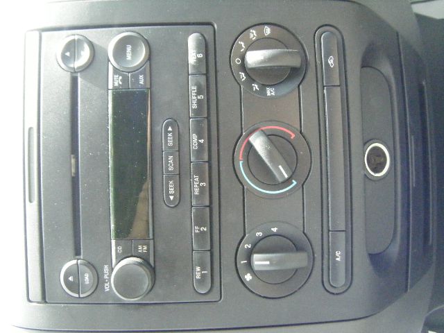 2004 Ford F150 SL Short Bed 2WD