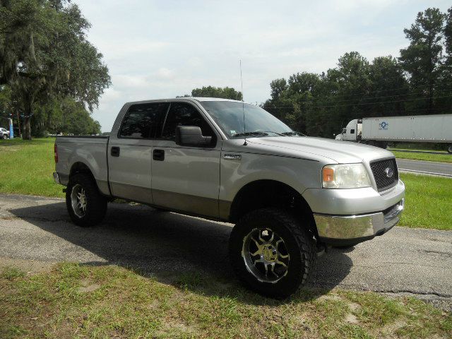 2004 Ford F150 SL Short Bed 2WD