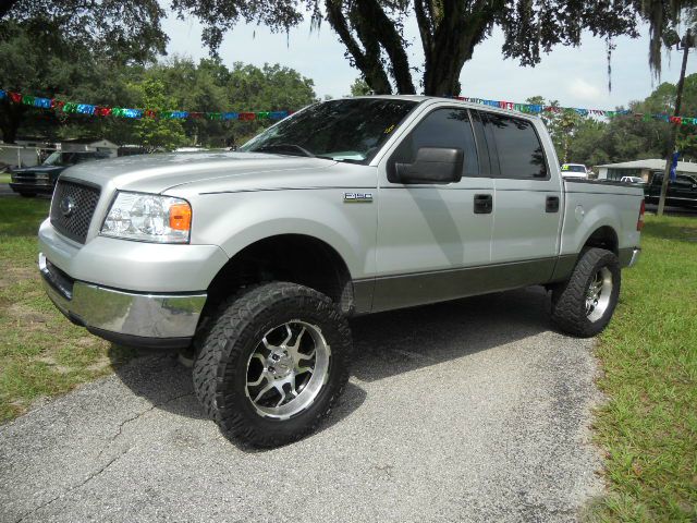 2004 Ford F150 SL Short Bed 2WD