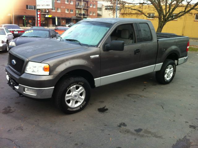 2004 Ford F150 XL 2WD Reg Cab