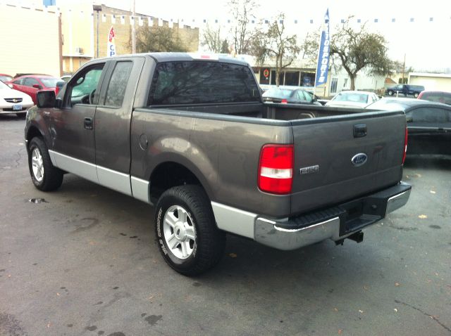 2004 Ford F150 XL 2WD Reg Cab