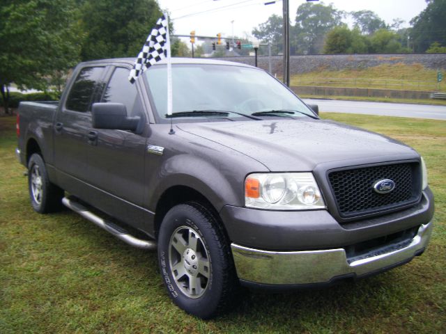 2004 Ford F150 SL Short Bed 2WD