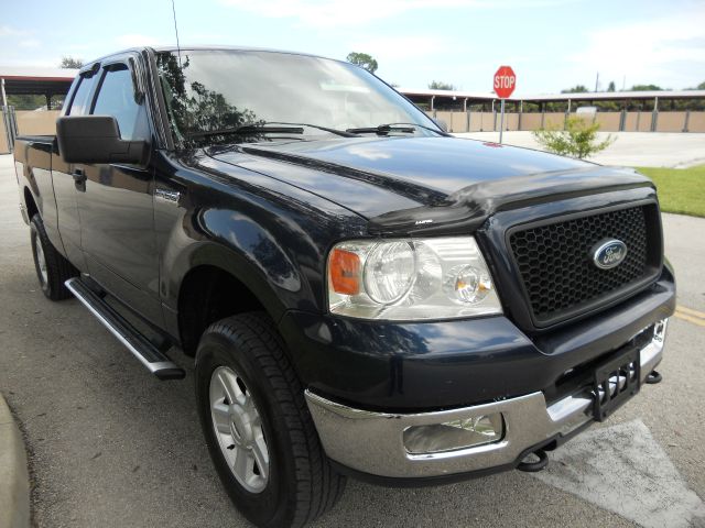 2004 Ford F150 XL 2WD Reg Cab