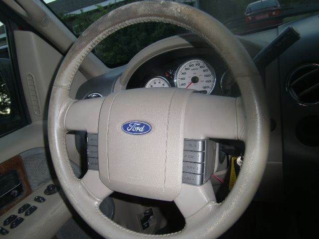 2004 Ford F150 Club Cab 131 WB