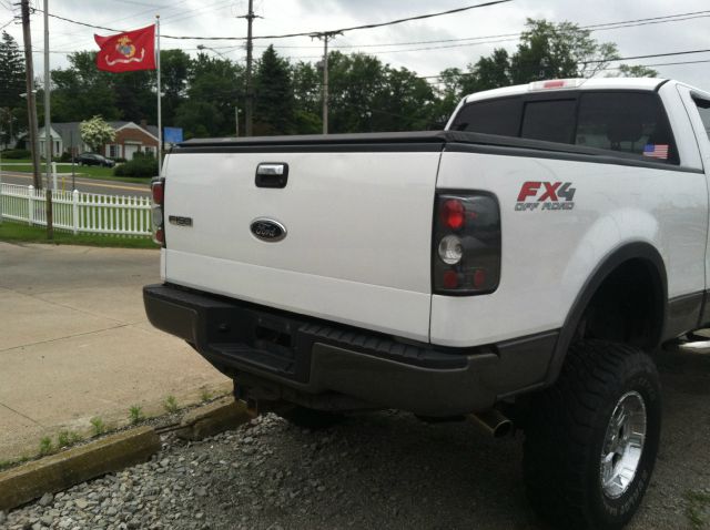 2004 Ford F150 XL 2WD Reg Cab