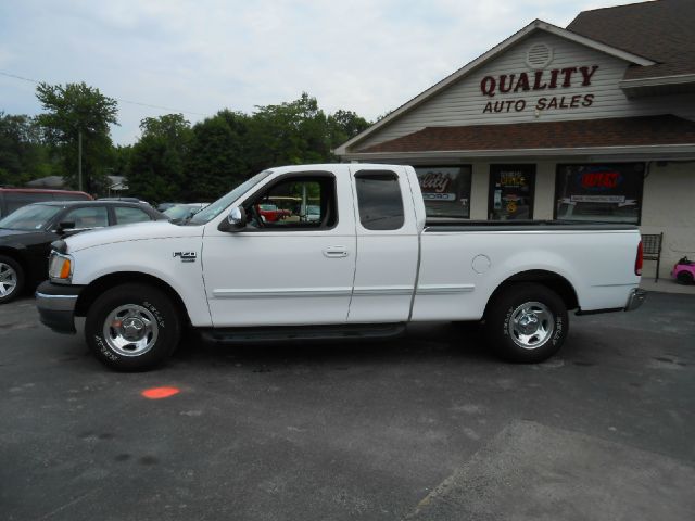 2004 Ford F150 Crew Cab Short Box 2-wheel Drive SLE