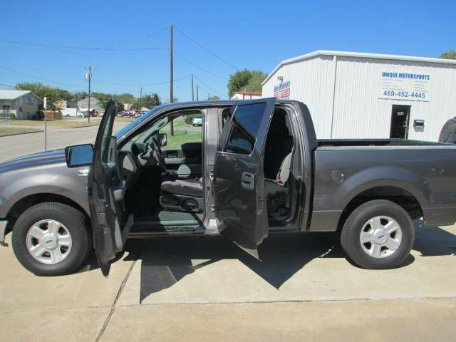 2004 Ford F150 SL Short Bed 2WD