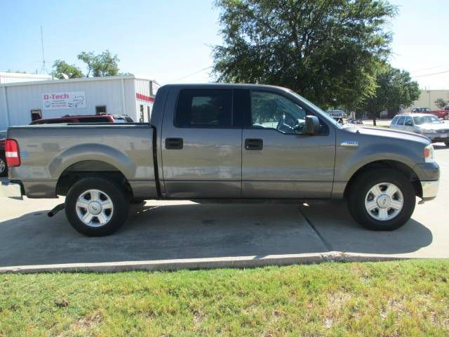 2004 Ford F150 SL Short Bed 2WD