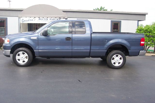 2004 Ford F150 XL 2WD Reg Cab