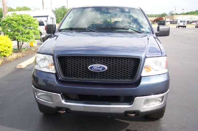 2004 Ford F150 XL 2WD Reg Cab