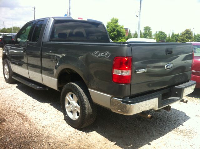 2004 Ford F150 XL 2WD Reg Cab