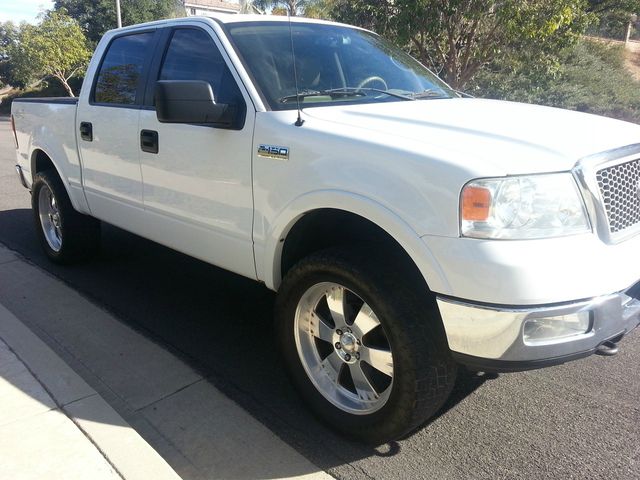 2005 Ford F150 XLT Supercrew Short Bed 2WD