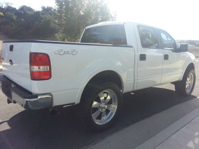 2005 Ford F150 XLT Supercrew Short Bed 2WD