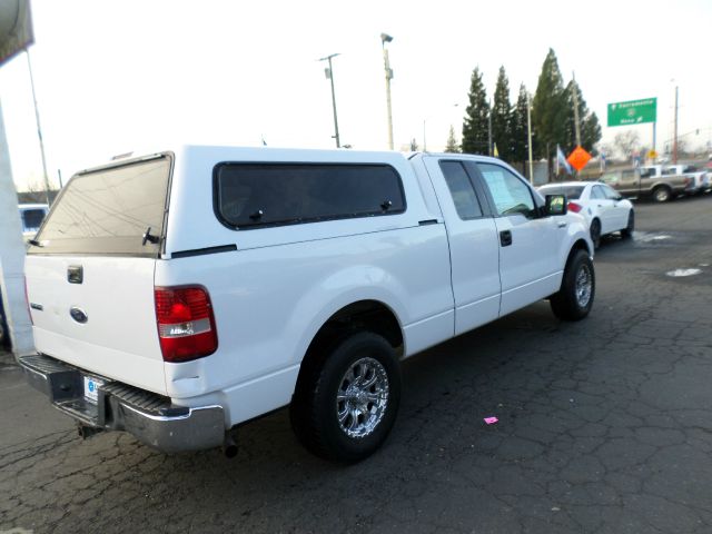 2005 Ford F150 SLE- 4X4