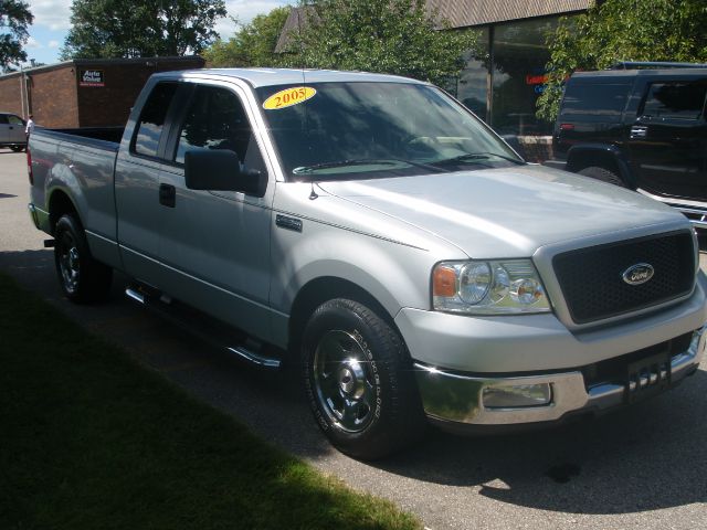 2005 Ford F150 XLT Supercrew Short Bed 2WD