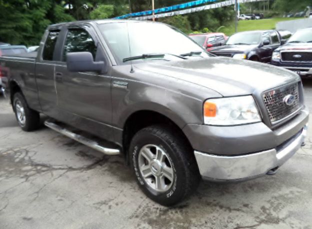 2005 Ford F150 XL 2WD Reg Cab