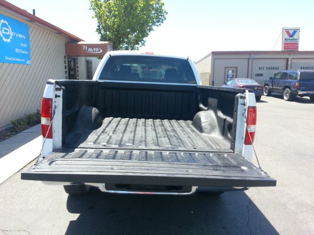 2005 Ford F150 LT Crew Cab