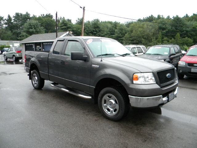 2005 Ford F150 XL 2WD Reg Cab