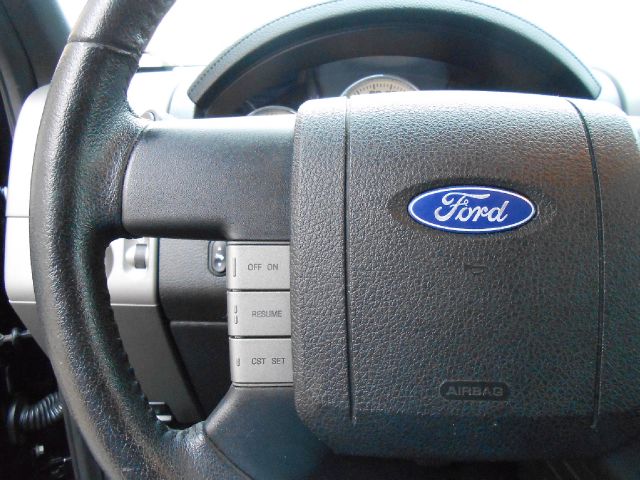 2005 Ford F150 XLT Supercrew Short Bed 2WD