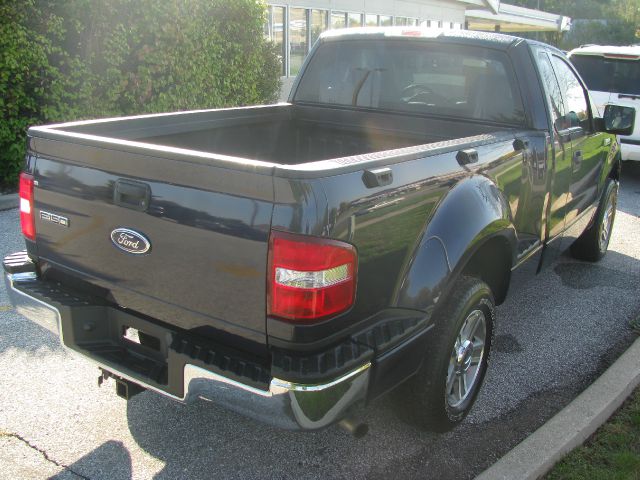 2005 Ford F150 4dr Sdn W/1sa Ltd Avail Sedan