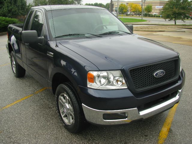 2005 Ford F150 4dr Sdn W/1sa Ltd Avail Sedan