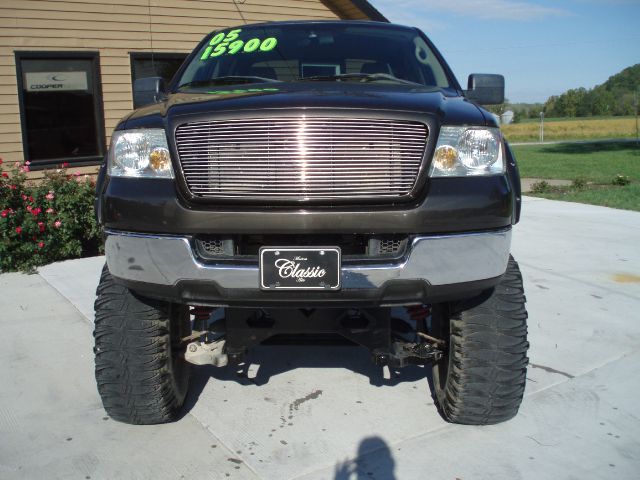 2005 Ford F150 SL Short Bed 2WD