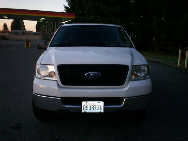 2005 Ford F150 XL 2WD Reg Cab