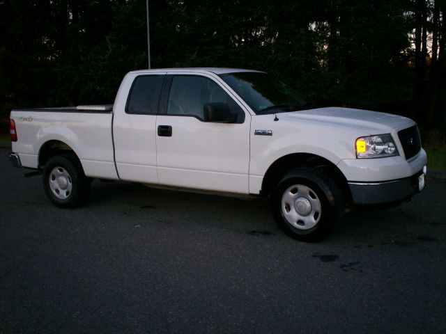 2005 Ford F150 XL 2WD Reg Cab