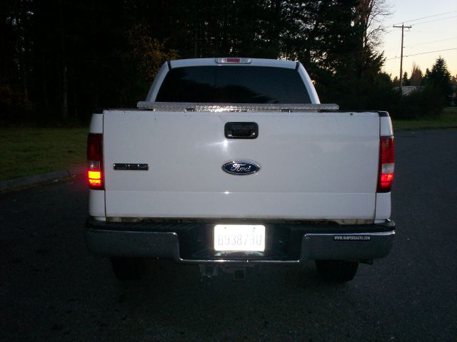 2005 Ford F150 XL 2WD Reg Cab