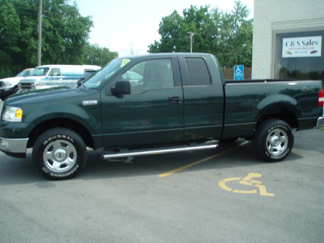 2005 Ford F150 XL 2WD Reg Cab