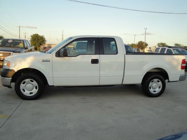 2005 Ford F150 SLE- 4X4