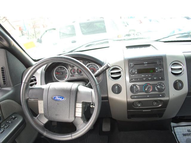 2005 Ford F150 Premier 2WD 4-cyl Auto