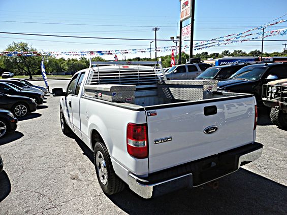 2005 Ford F150 SLE- 4X4