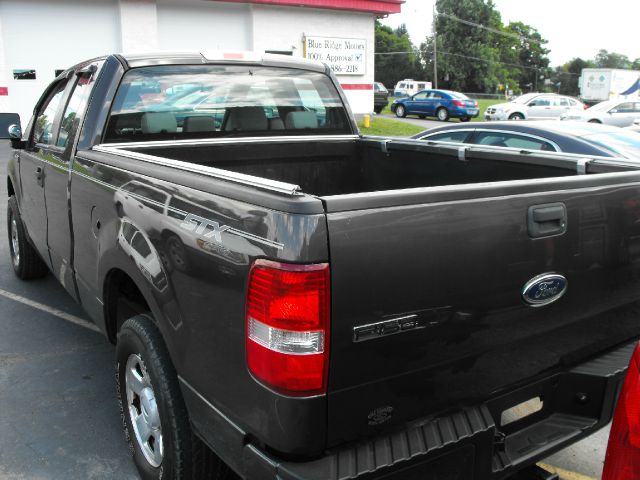 2005 Ford F150 XLT Supercrew Short Bed 2WD