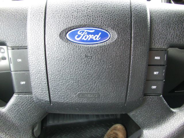 2005 Ford F150 XLT Supercrew Short Bed 2WD