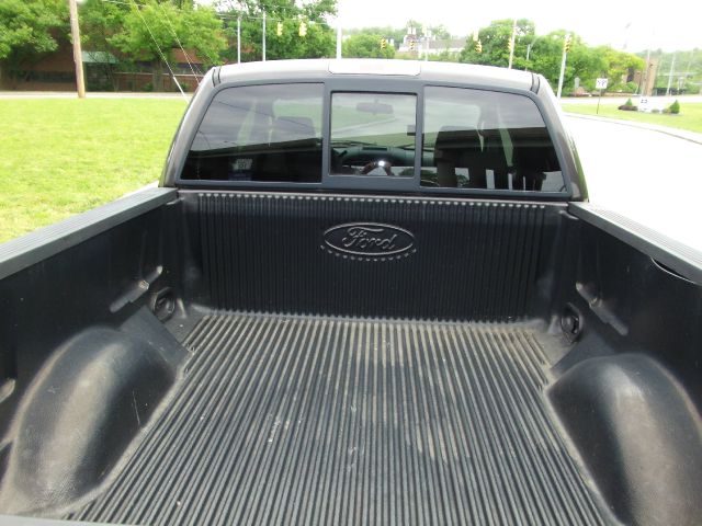 2005 Ford F150 XLT Supercrew Short Bed 2WD