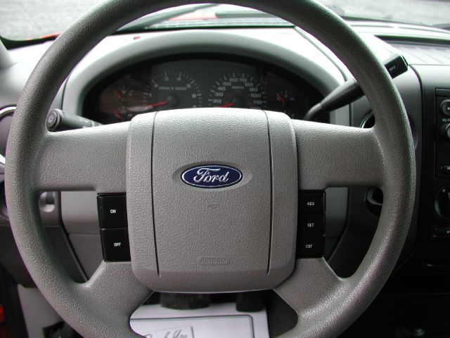 2005 Ford F150 XL 2WD Reg Cab