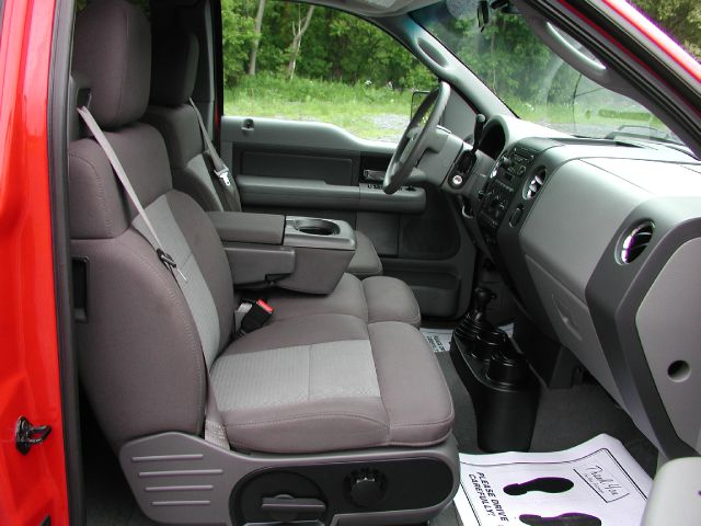 2005 Ford F150 XL 2WD Reg Cab