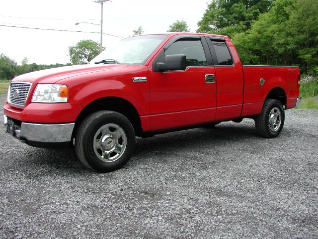 2005 Ford F150 XL 2WD Reg Cab