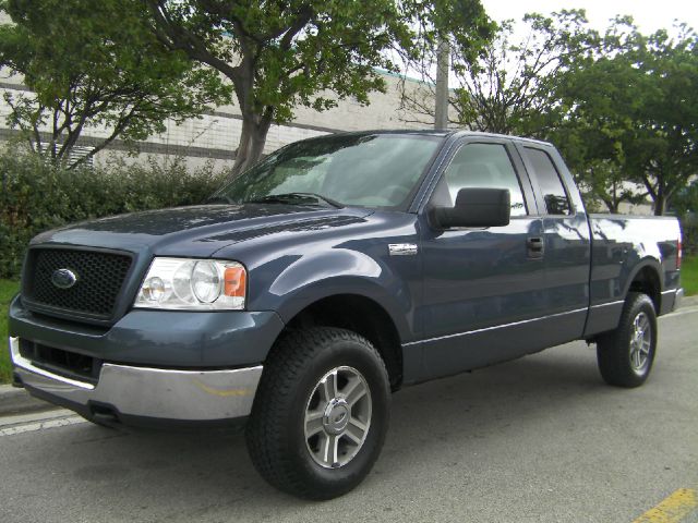 2005 Ford F150 XL 2WD Reg Cab