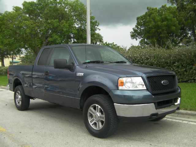 2005 Ford F150 XL 2WD Reg Cab