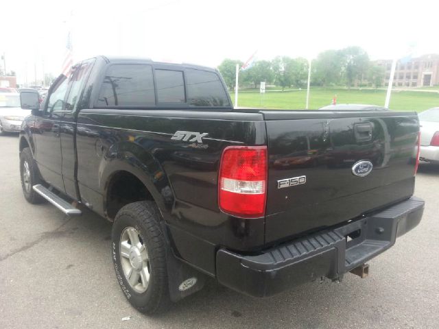 2005 Ford F150 REG CAB 119.