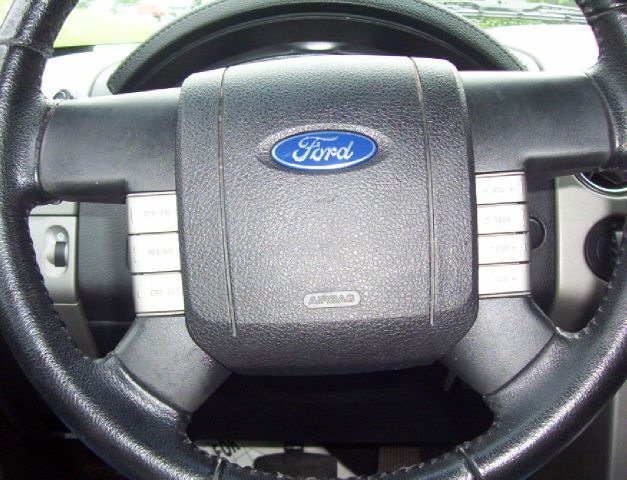 2005 Ford F150 XLT Supercrew Short Bed 2WD