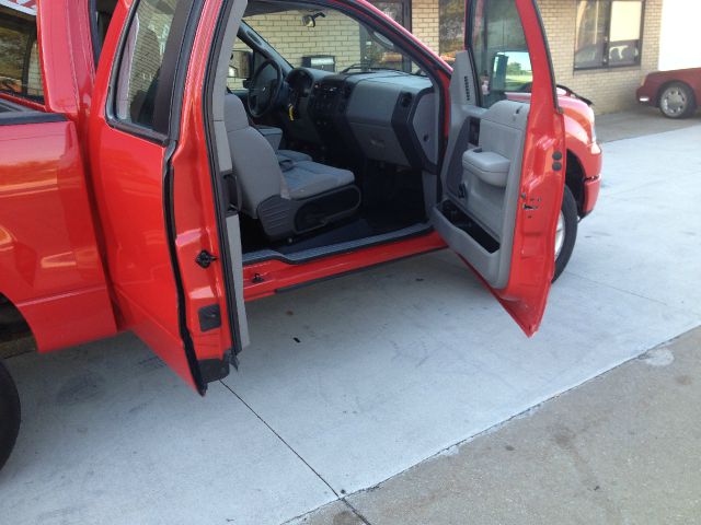 2005 Ford F150 Silver Touring WITH NAV, Sunroof, Leather, And TV