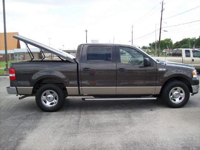 2005 Ford F150 SL Short Bed 2WD