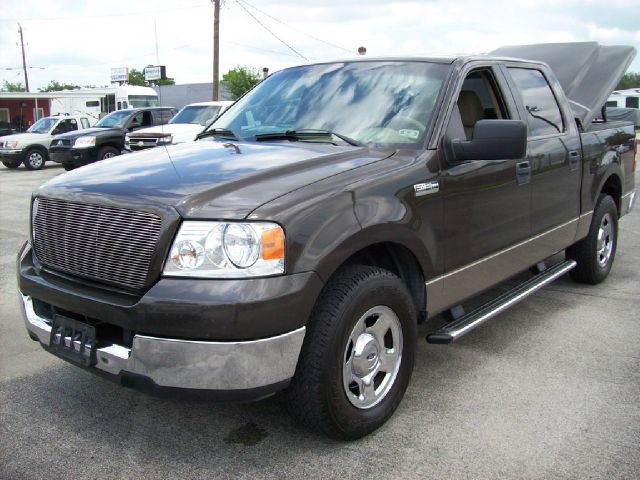 2005 Ford F150 SL Short Bed 2WD