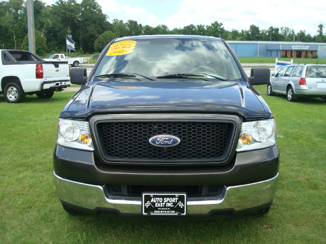 2005 Ford F150 SL Short Bed 2WD