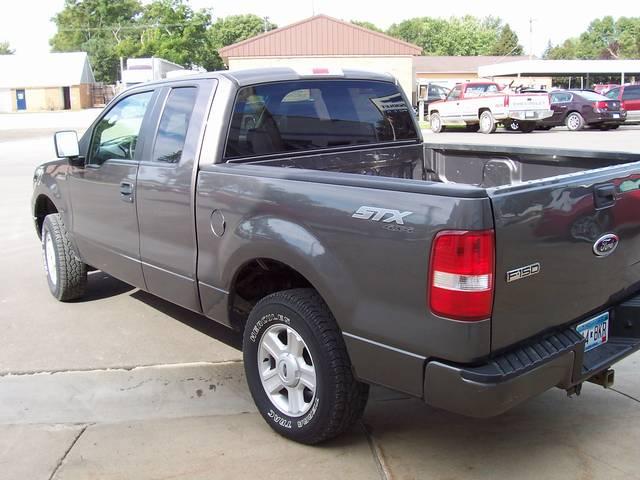 2005 Ford F150 Reg Cab 137 WB, 60.0 CA DR