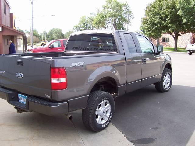 2005 Ford F150 Reg Cab 137 WB, 60.0 CA DR