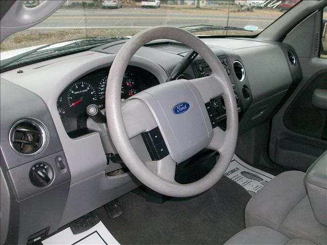 2005 Ford F150 LS 4x4 Truck